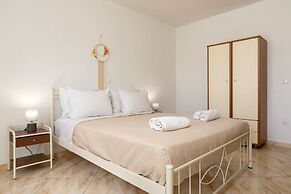 Tumeremos Holiday Apartment for 8 People Private Bbq Area