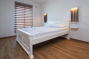 Sunset Bay Apartments