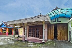 OYO Life 93662 Kost Pak Budi