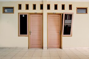 OYO Life 93662 Kost Pak Budi