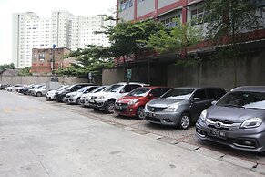 Collection O 93700 Aurora Rooms @ Urbantown Serpong