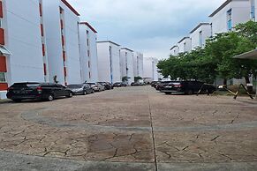 OYO 93701 Room Transit By At