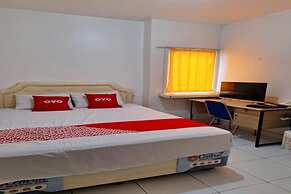 OYO 93701 Room Transit By At