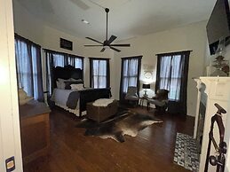 Adelines Bed and Breakfast