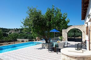 Silver Gem Villa With Private Pool