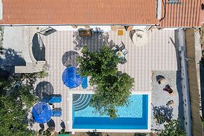 Silver Gem Villa With Private Pool