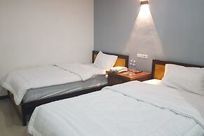 OYO 93709 Rose Inn 2