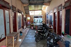 OYO Life 93712 Vanda Family