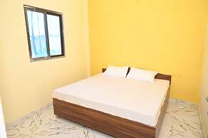 Goroomgo Mahamaya Guest House Varanasi