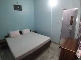 Goroomgo Mahamaya Guest House Varanasi
