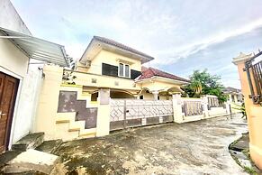 SPOT ON 93711 Kenzie Bunkbed Syariah