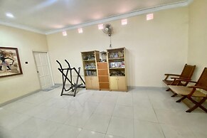 SPOT ON 93711 Kenzie Bunkbed Syariah