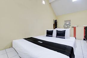 Capital O 93716 Family Guesthouse Syariah