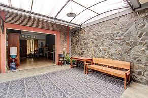 Capital O 93716 Family Guesthouse Syariah