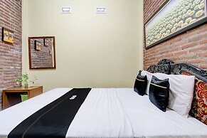 Capital O 93716 Family Guesthouse Syariah