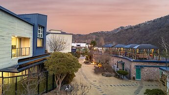 Hongcheon Noilgangmaeul Pet Pension