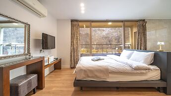 Hongcheon Noilgangmaeul Pet Pension