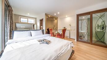 Hongcheon Noilgangmaeul Pet Pension