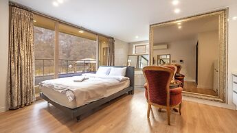 Hongcheon Noilgangmaeul Pet Pension