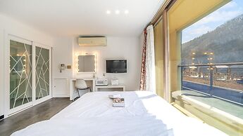 Hongcheon Noilgangmaeul Pet Pension