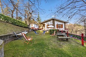 Comfortable Home Vittoria2 Among Greenery