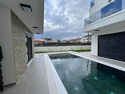 Elegant & Stylish Villas With Shared Pool in Crete
