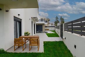 Elegant & Stylish Villas With Shared Pool in Crete