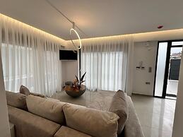 Elegant & Stylish Villas With Shared Pool in Crete