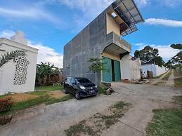 OYO 93714 Guest House Gembul Syariah