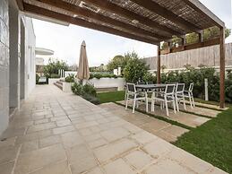 Charming Villa Close to the Beach - Beahost