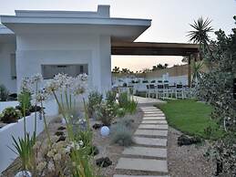 Charming Villa Close to the Beach - Beahost