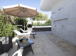 Charming Villa Close to the Beach - Beahost