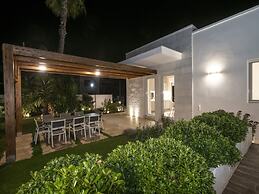 Charming Villa Close to the Beach - Beahost