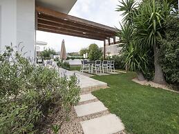 Charming Villa Close to the Beach - Beahost