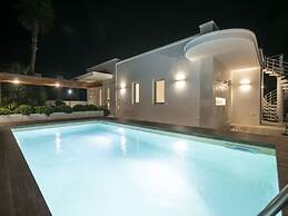 Charming Villa Close to the Beach - Beahost