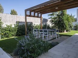 Charming Villa Close to the Beach - Beahost