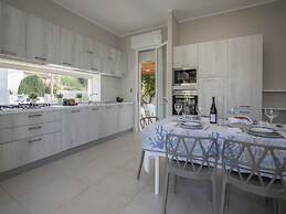 Charming Villa Close to the Beach - Beahost