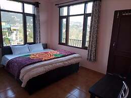 Goroomgo Thakur Home's Shimla