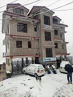 Goroomgo Thakur Home's Shimla