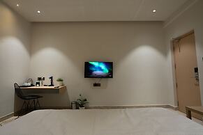 Hotel Kyzen HiTech City- Your Zenly Stay