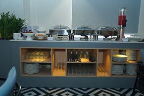 Hotel Kyzen HiTech City- Your Zenly Stay