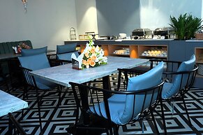 Hotel Kyzen HiTech City- Your Zenly Stay