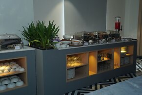 Hotel Kyzen HiTech City- Your Zenly Stay