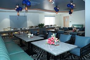 Hotel Kyzen HiTech City- Your Zenly Stay