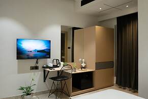 Hotel Kyzen HiTech City- Your Zenly Stay