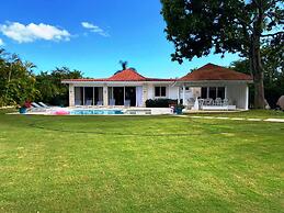 Seasideserenity - Luxury Villa Steps From The Beach