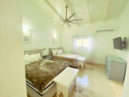 Seasideserenity - Luxury Villa Steps From The Beach