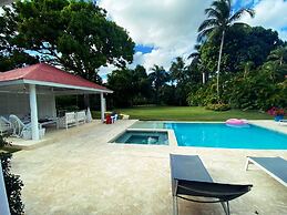 Seasideserenity - Luxury Villa Steps From The Beach