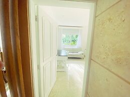 Seasideserenity - Luxury Villa Steps From The Beach