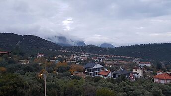 Seron Mountain House